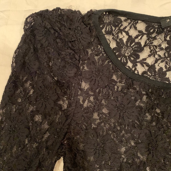 Forever 21 lace top black S/P puff sleeved - Picture 3 of 3